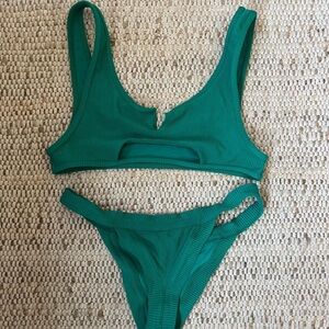 Frankie’s Bikinis set